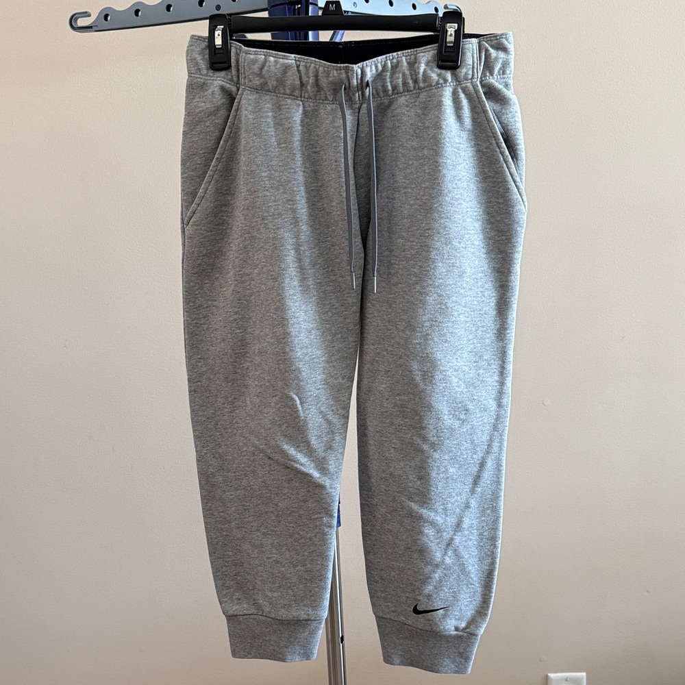 Nike Women’s Light Gray Cropped Joggers
